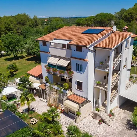 Lori Apartmán *