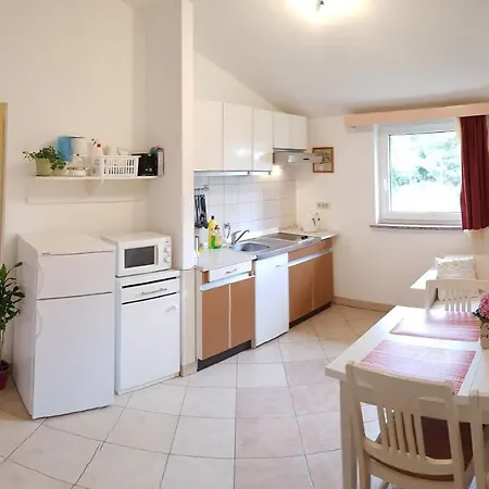Lori Apartmán *
