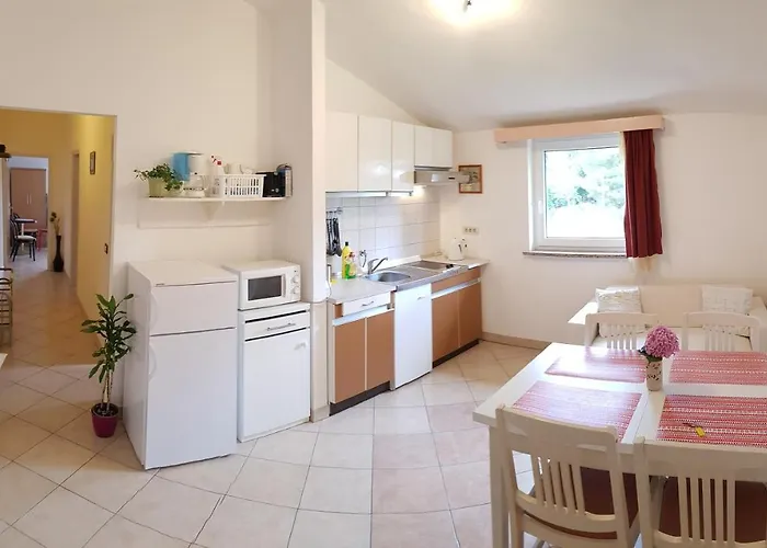 Lori Apartment *